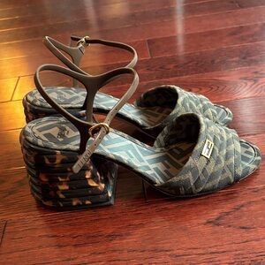 Fendi Women's Patterned Heels - Brown and Black